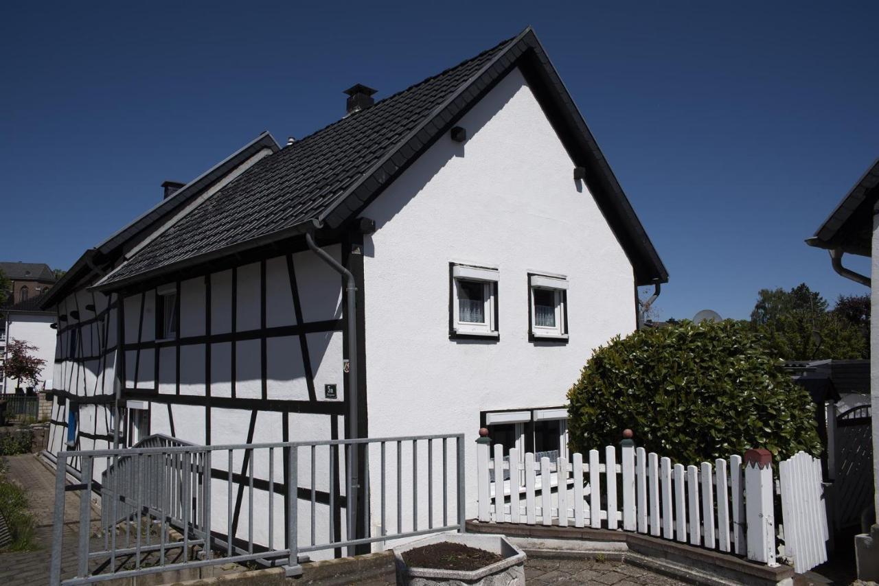 Rosige Zeiten, Ferien Im Fachwerkhaus Мехерних Экстерьер фото